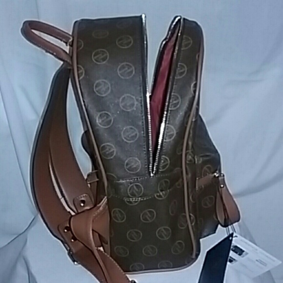 AV BACKPACK main image 4