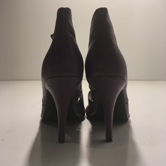 Baby girl size 9m purple heels with front zipper. - Picture 2 of 4