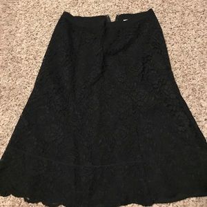 Black lace skirt from Old Navy. Size 6