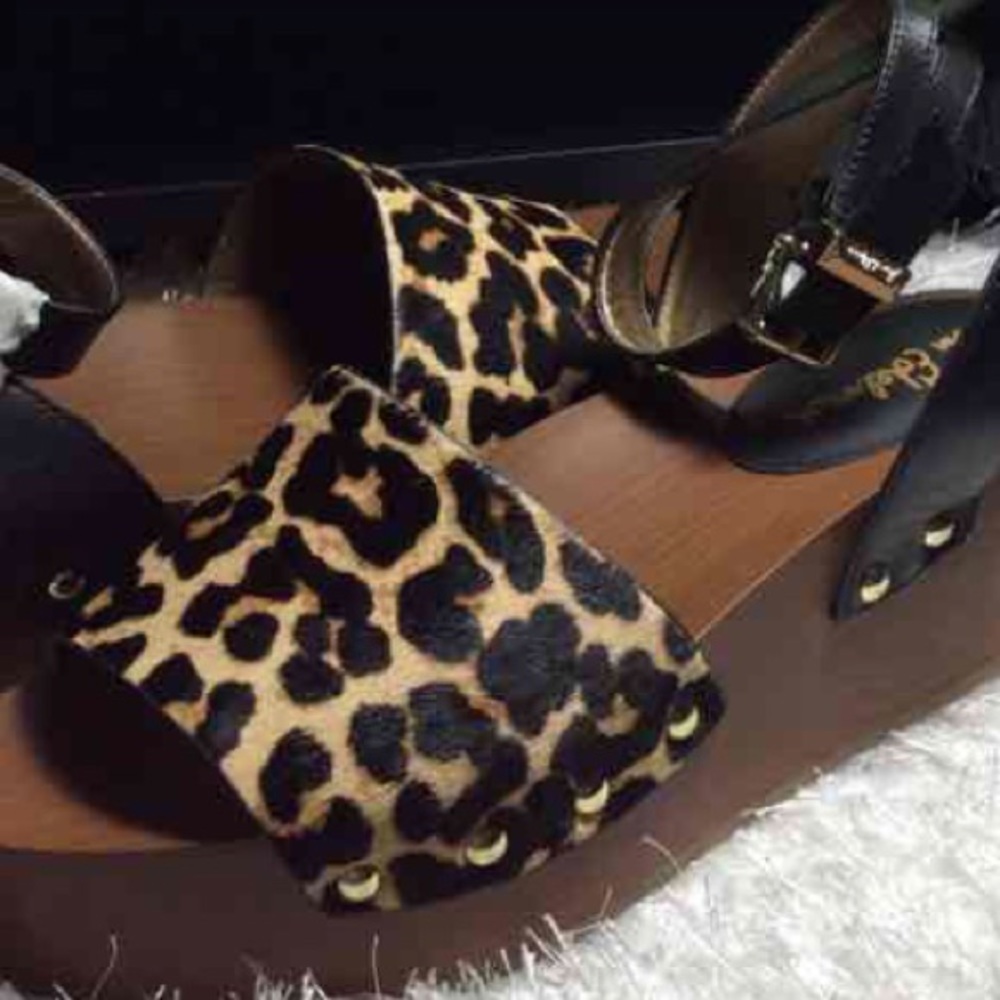 ISO.  Sam Edelman Brynn sandals size 6 or 6 1/2