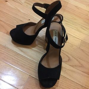 Suede strappy heels 👠