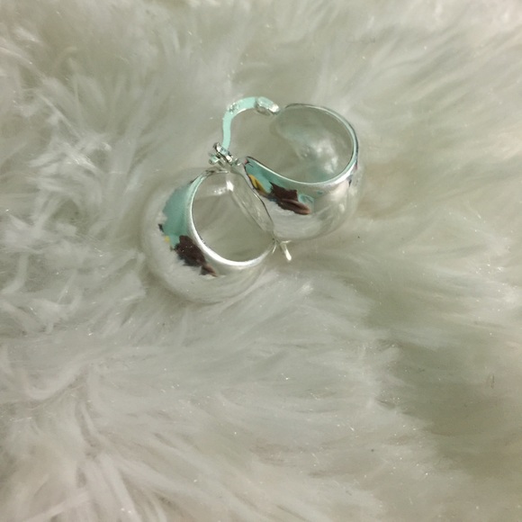 Small hoops - Picture 1 of 1