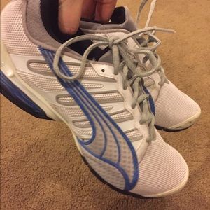Puma Tennis Shoes- Very new condition