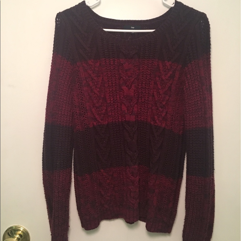 Gap sweater