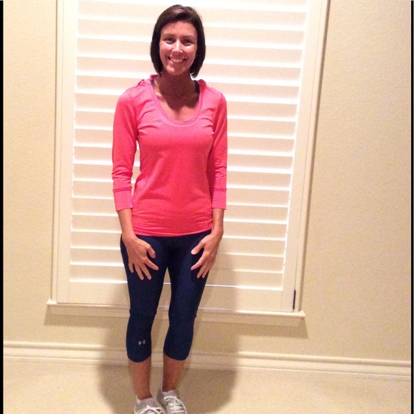 Salmon colored pullover hoodie - Picture 2 of 4