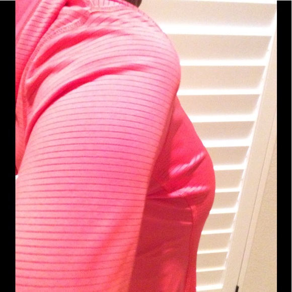 Salmon colored pullover hoodie - Picture 4 of 4