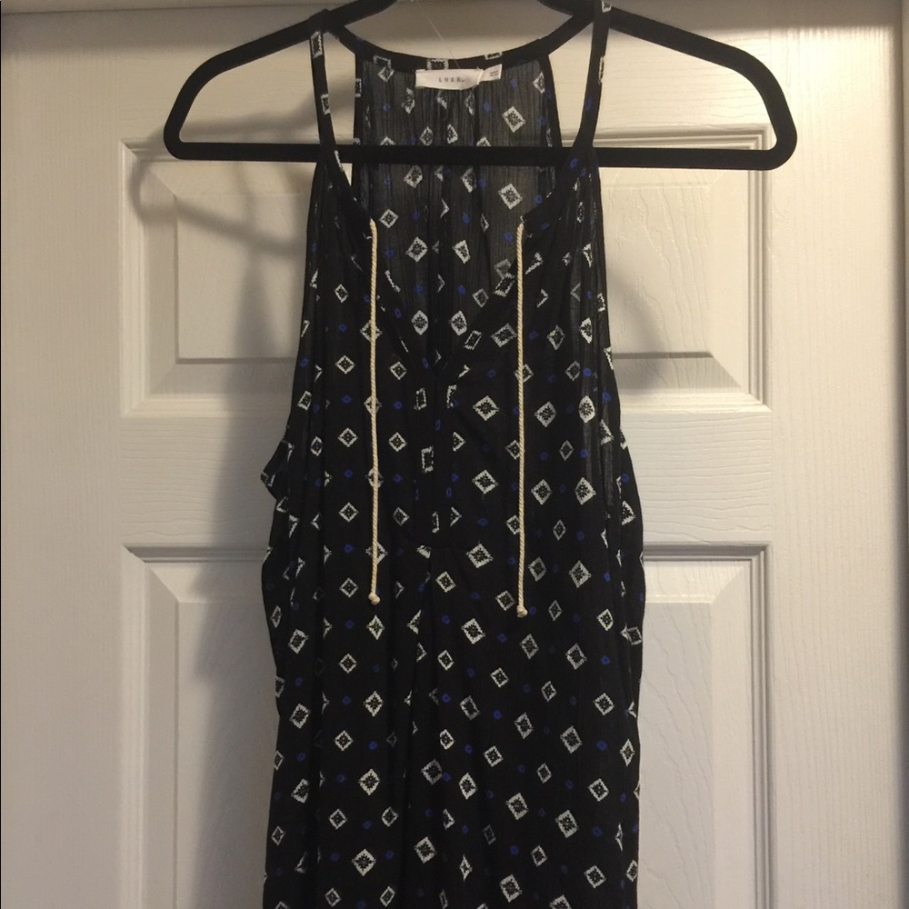 ✨SALE✨Lush Tank Top