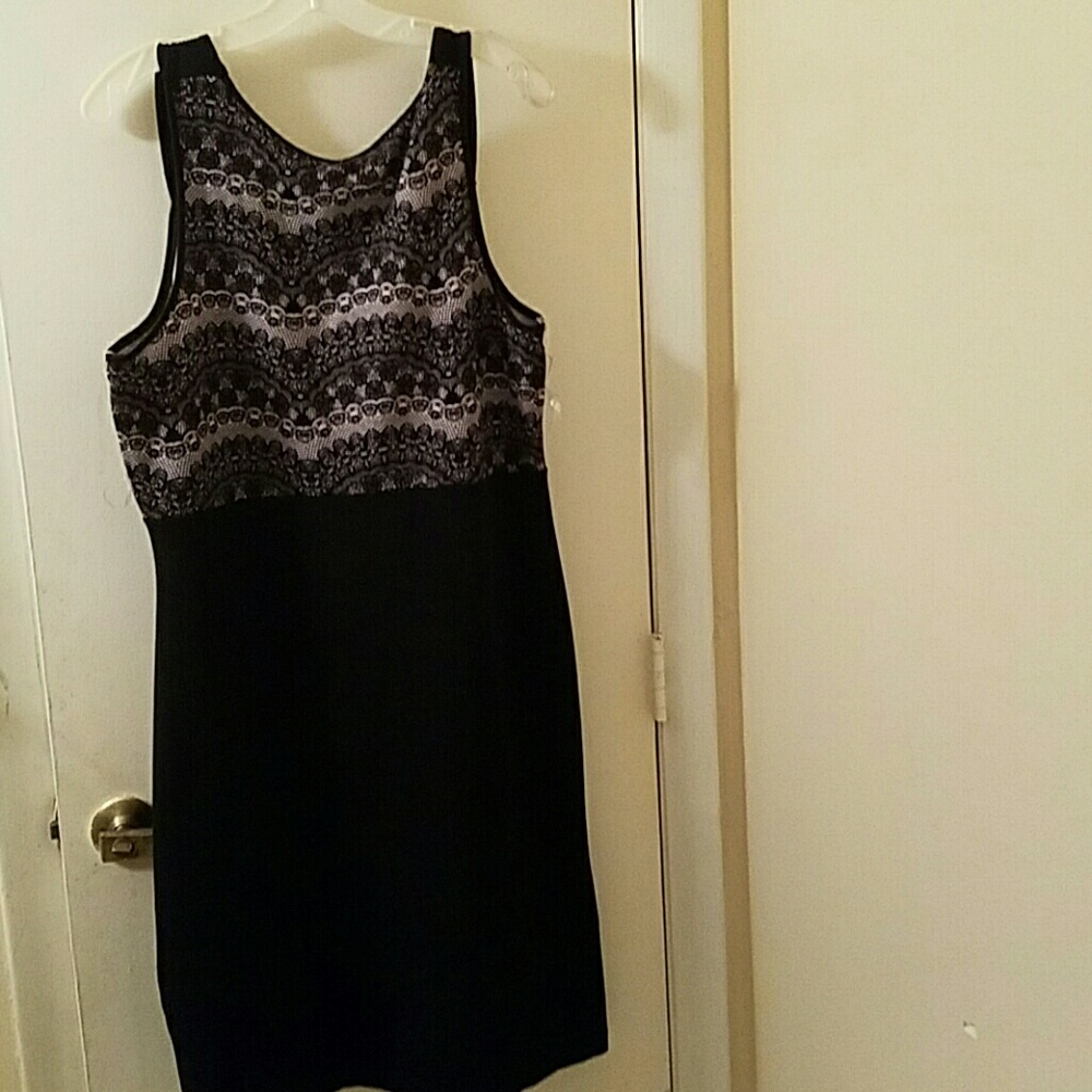 dress - Picture 2 of 2