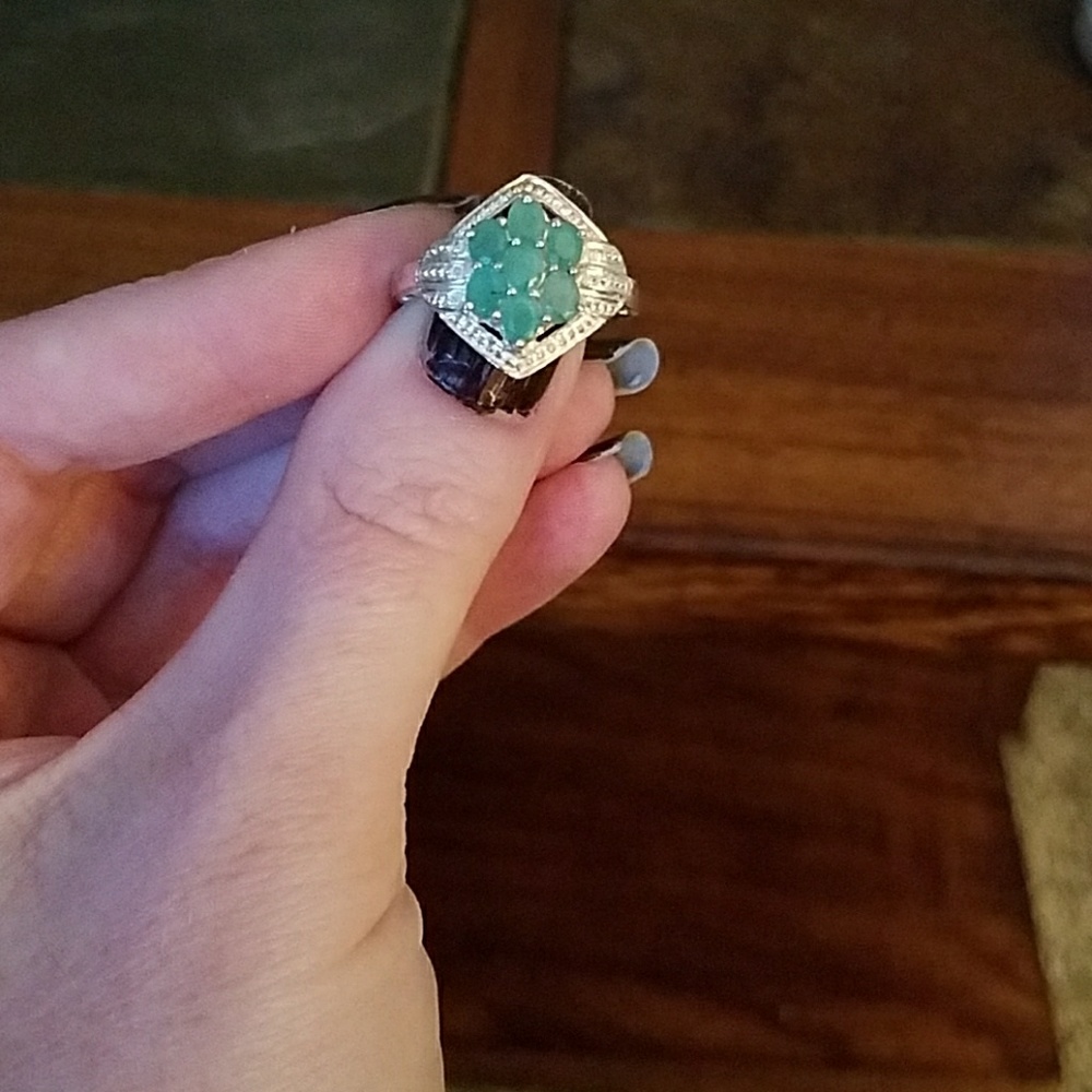 Beautiful Sterling silver Emerald cluster ring