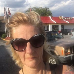 Meet your Posher, Colleen