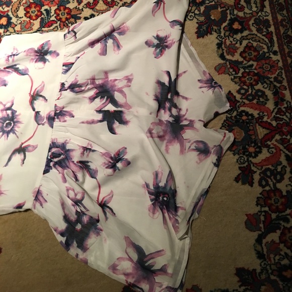 Romper - Picture 3 of 4