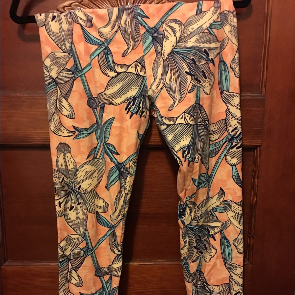LuLaRoe One Sized  Floral leggings