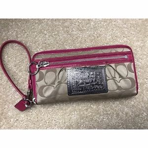 Coach signature poppy wallet/wristlet