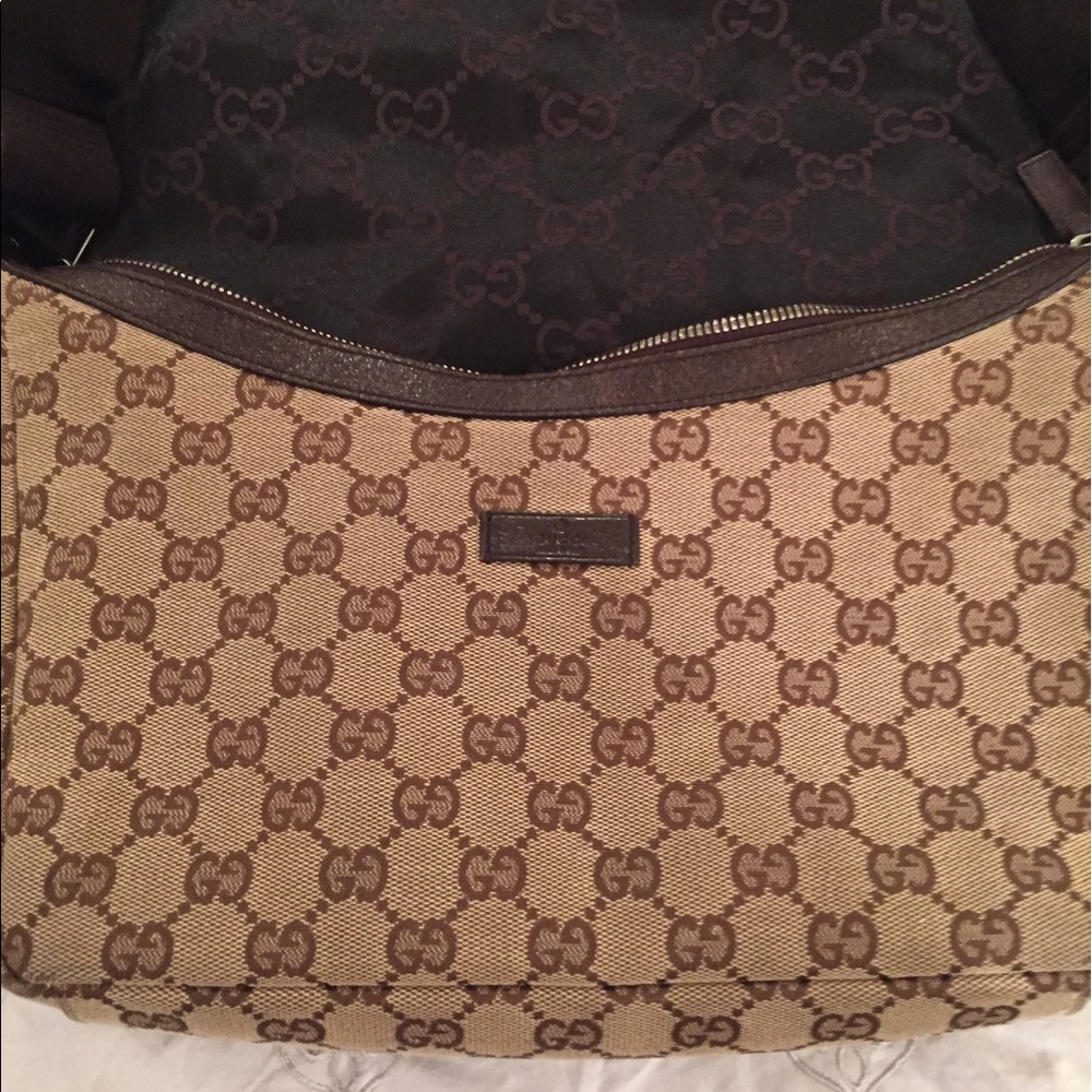 AUTHENTIC Gucci bag