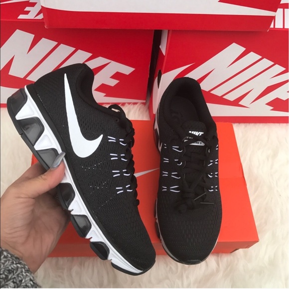 NIKE WOMENS AUTHENTIC BLACK AIR MAX Sizes 7-10 new - Picture 3 of 7