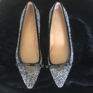 Pointed toe black and white flats