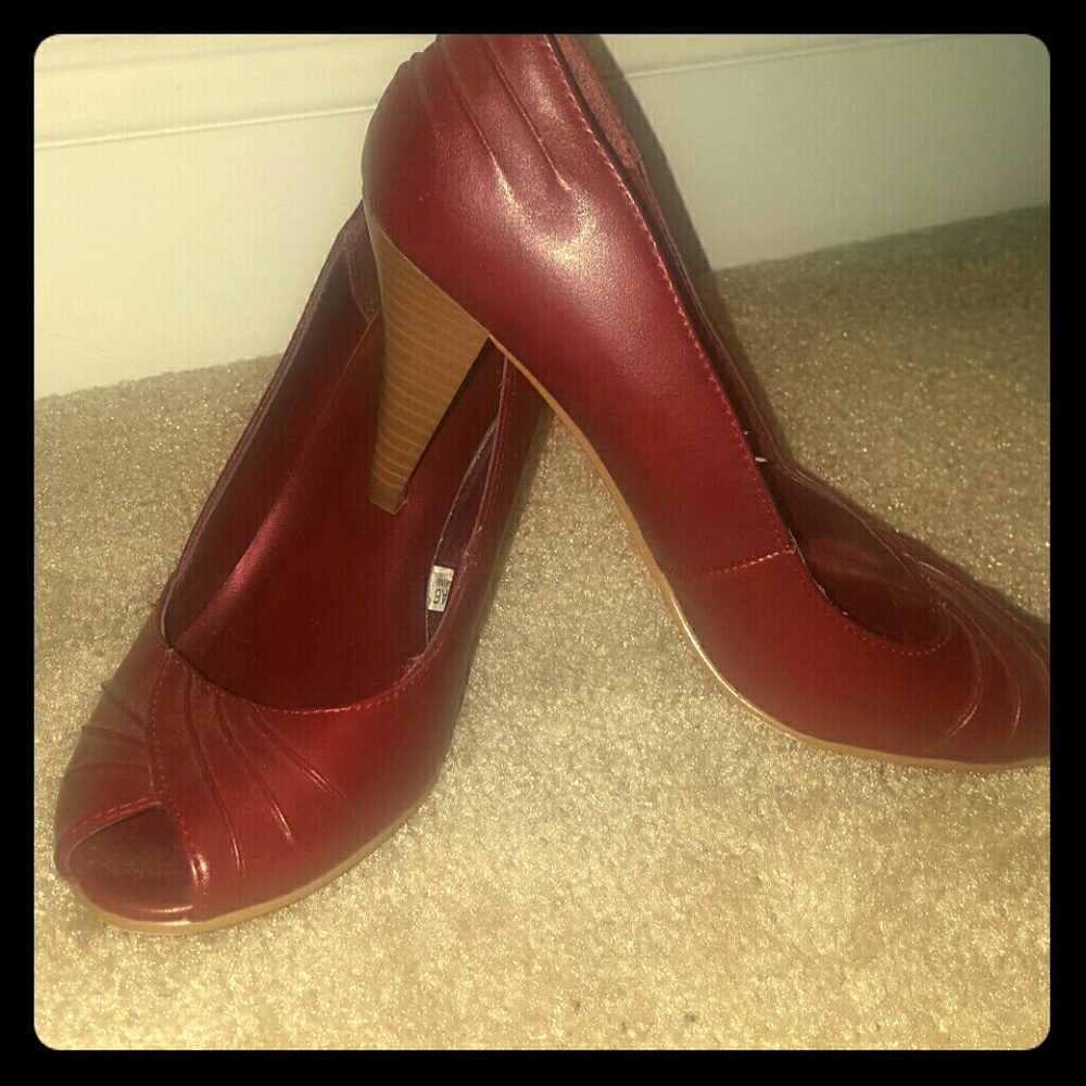 Mossimo Peep Toe Pump - SZ 7.5