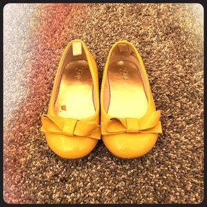 Gap baby shoes