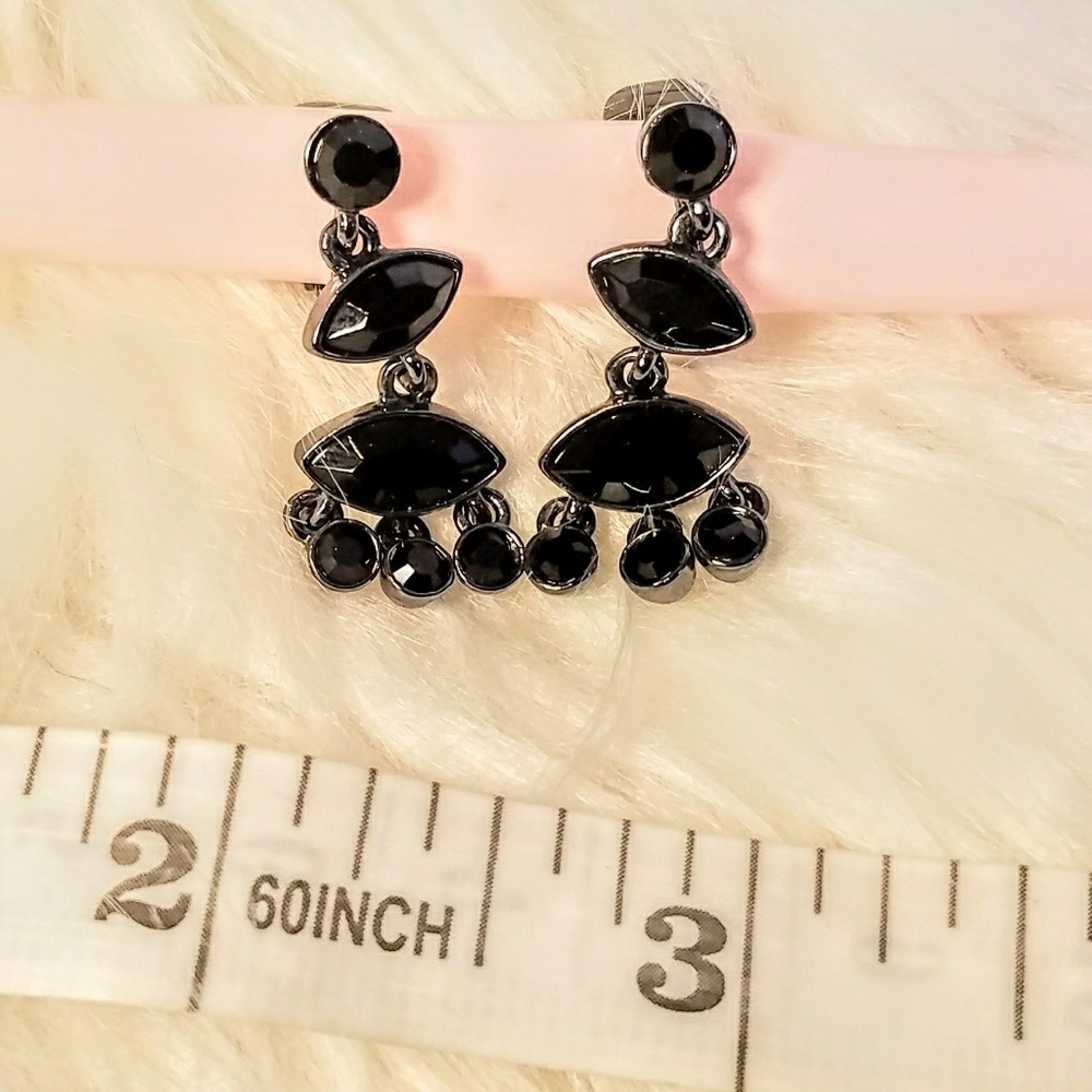 ❇️ Black jeweled clip earrings ❇️