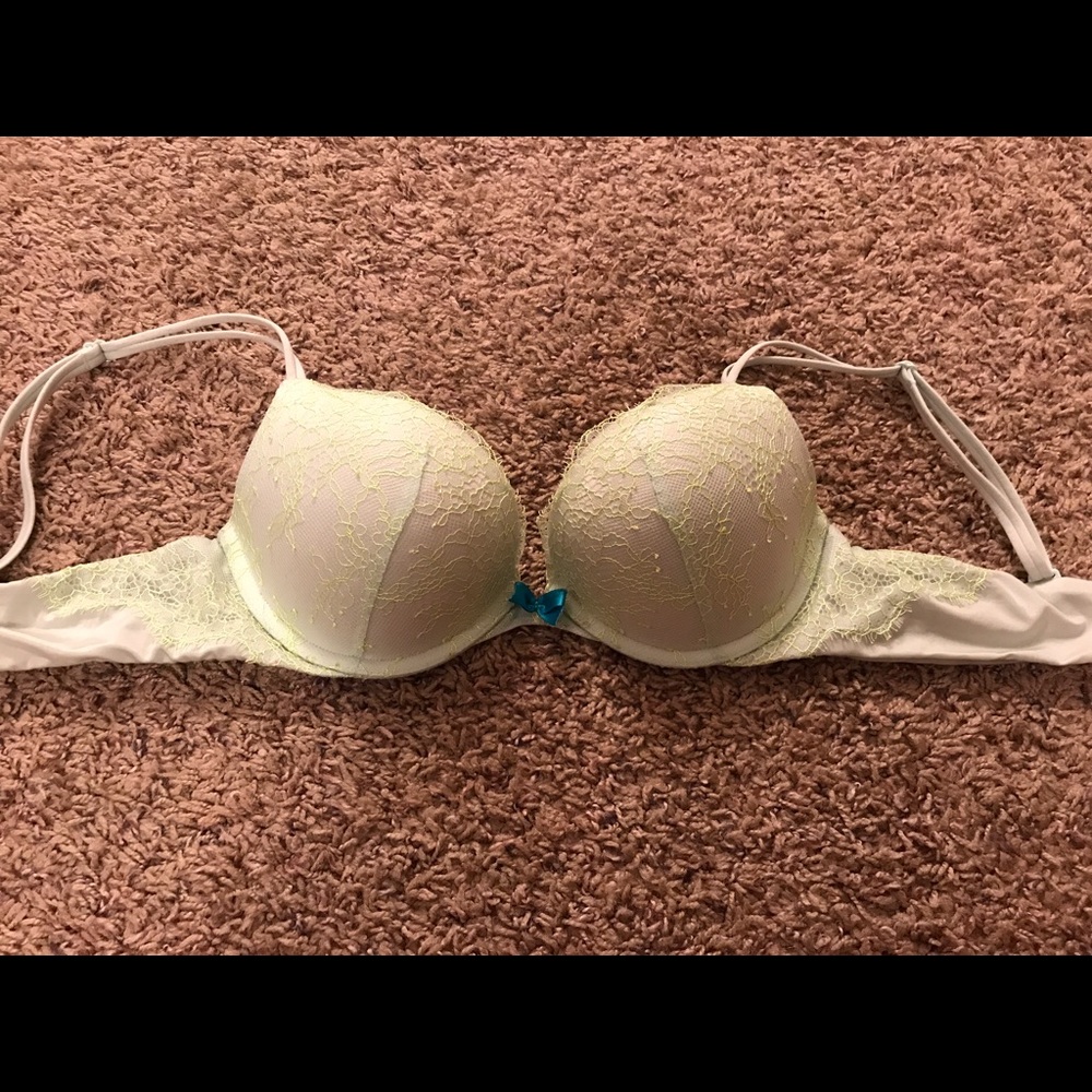 VS Bra