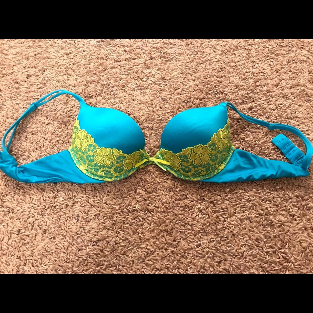 VS Bra