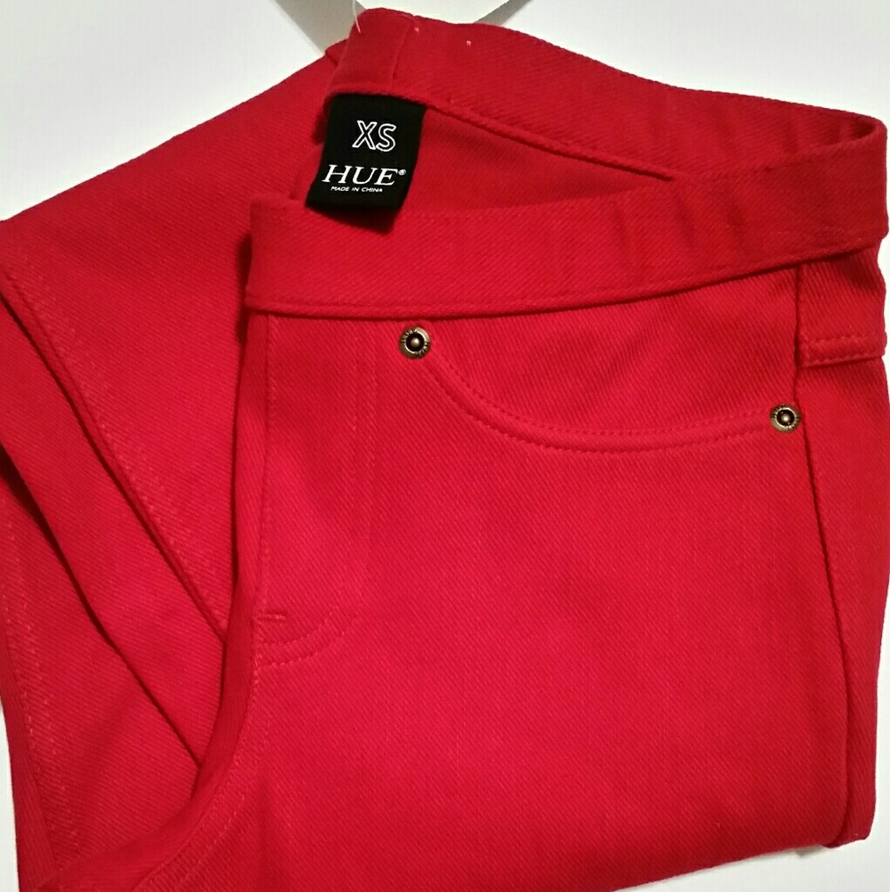 HUE  (by Macy's) Red Strech pants/jeggings - New!