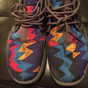 GUC Boys Jordan shoes size 7Y