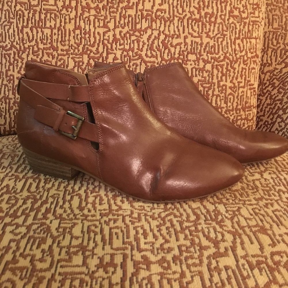 SOLD  Real leather Nine West cut out Ankle Booties