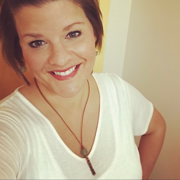 SALE DISCONTINUING STYLE Leather Pendant Necklace - Picture 3 of 9