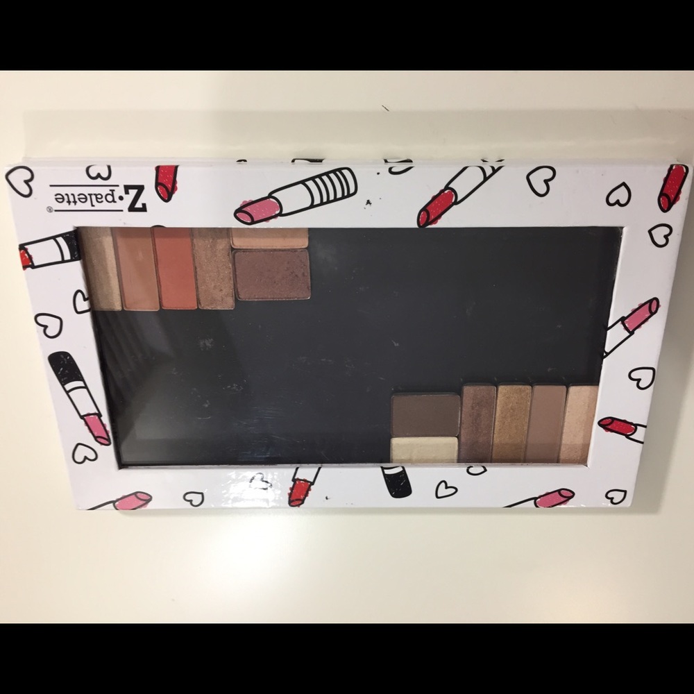 Lipstick print Z palette w/ 2 Milani palettes