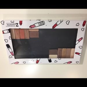 Lipstick print Z palette w/ 2 Milani palettes