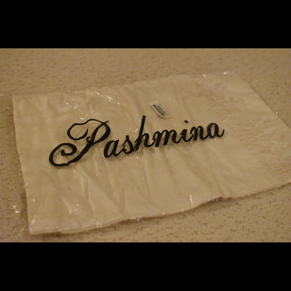 White/cream pashmina scarf