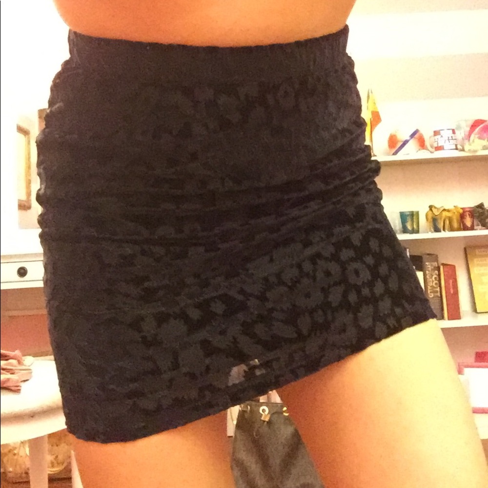 Black cheetah print pencil skirt