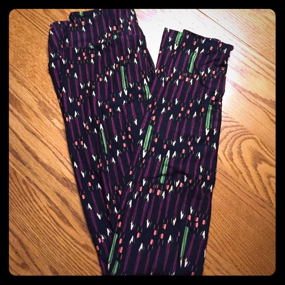 BNWOT LuLaRoe OS pencil print leggings