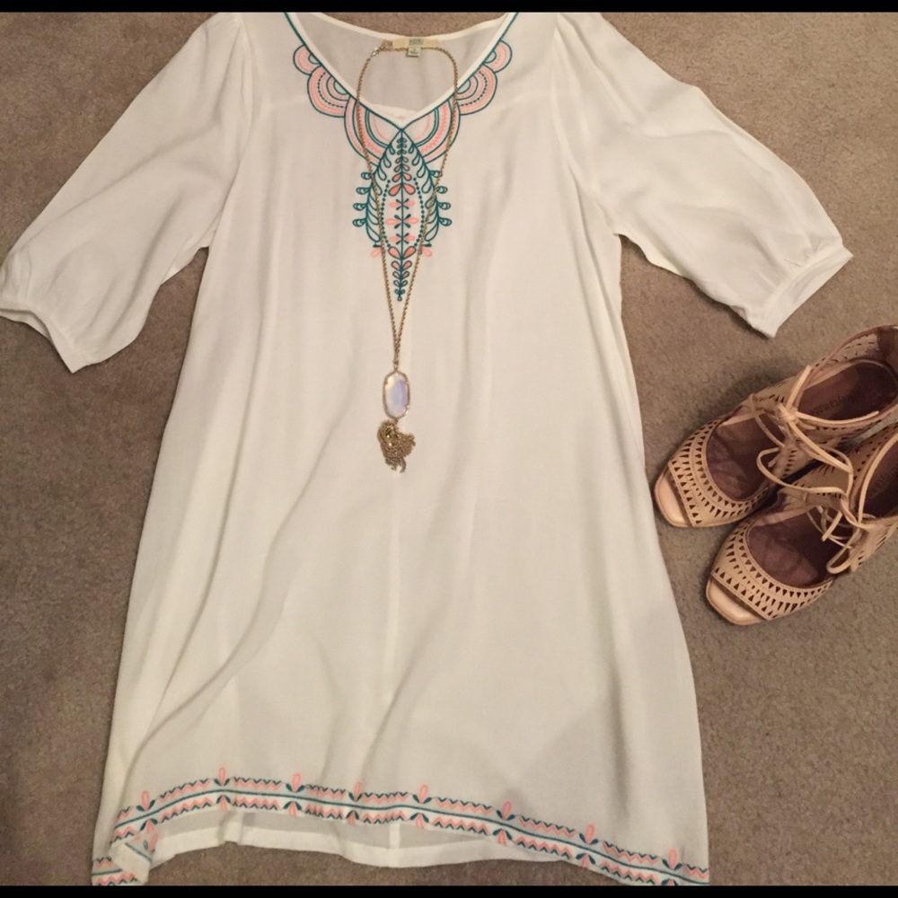 Super cute white dress with pink and blue accent