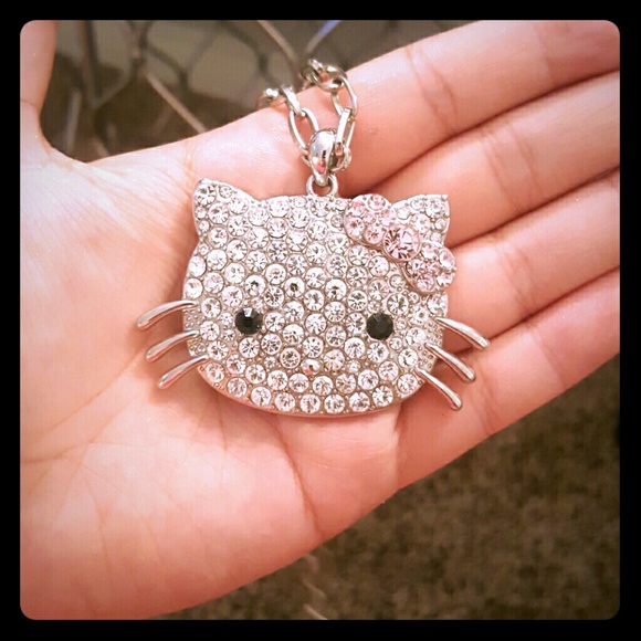 Large Hello Kitty Necklace! - Picture 3 of 4