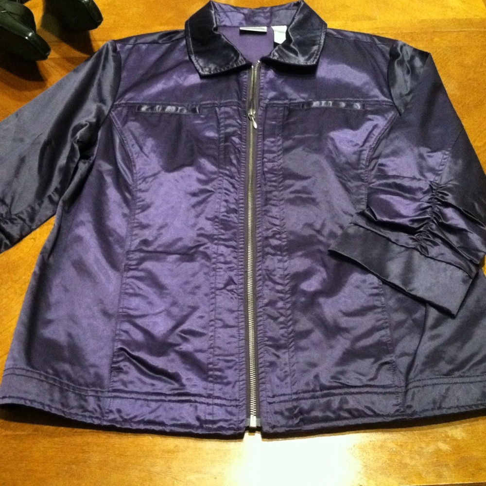 Chico's Jacket - Looks Beautiful Size 2