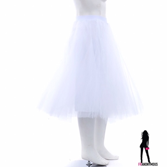 *PLUS* White Tulle Skirt - Picture 2 of 3