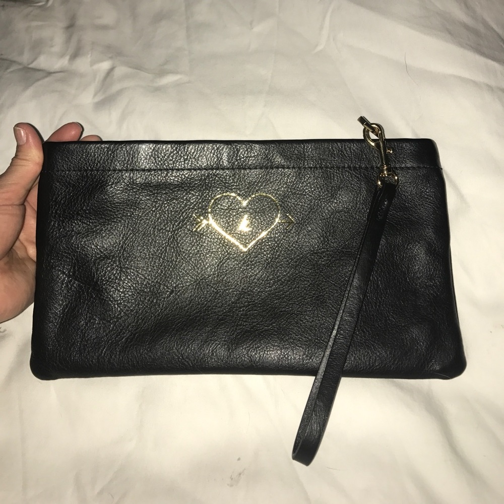 Black wristlet