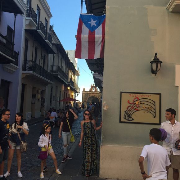 Meet your Posher,  Leonor - Picture 2 of 10