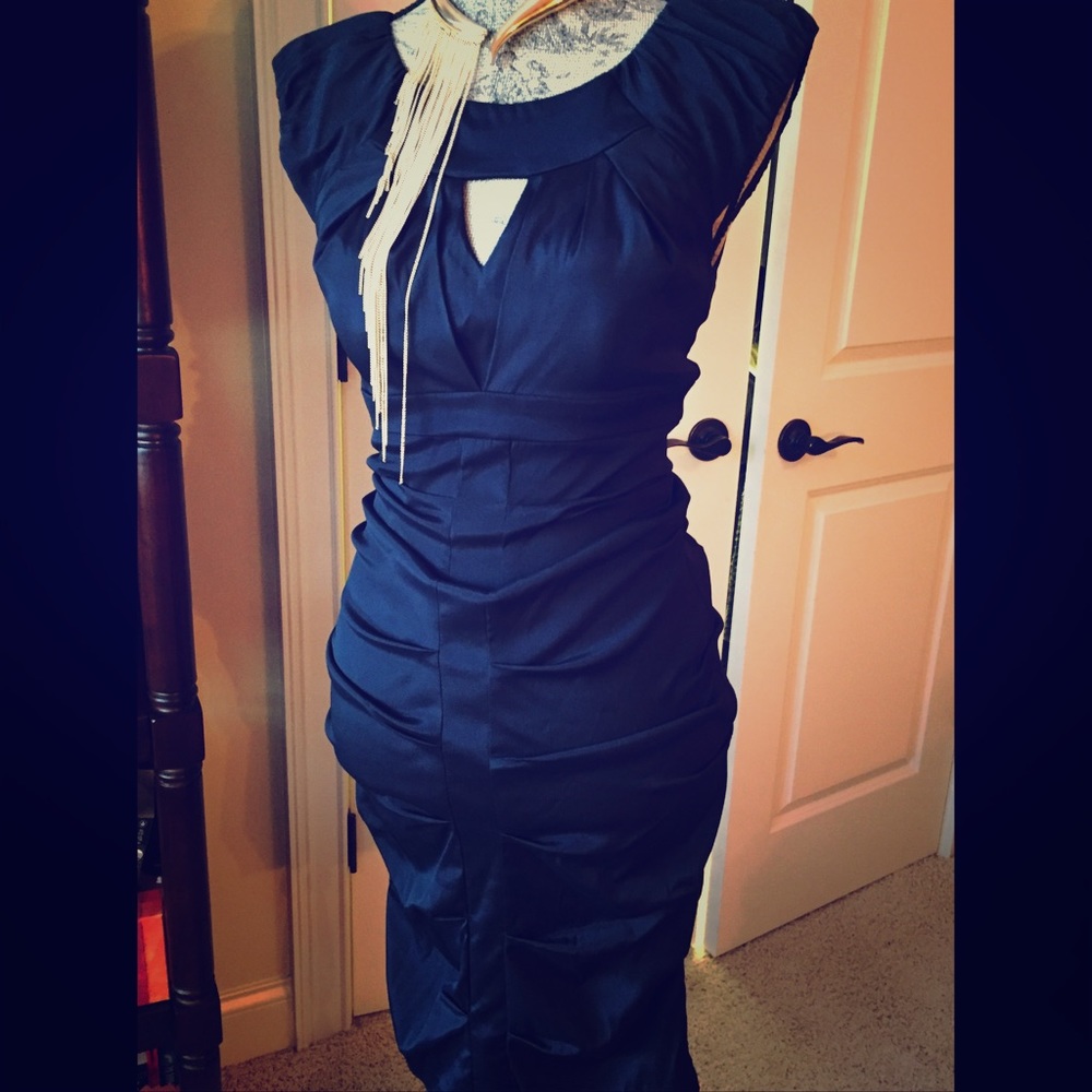 Stretchy Black Capped Sleeve Ruched Evening Dress