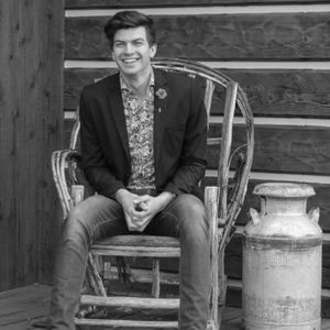 Meet your Posher, Dakota