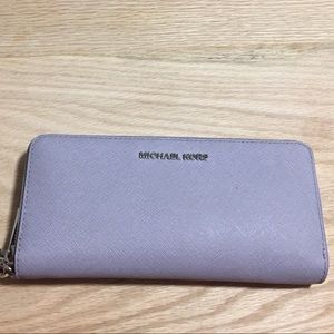 NWOT Michael Kors Leather Wristlet in Lavender