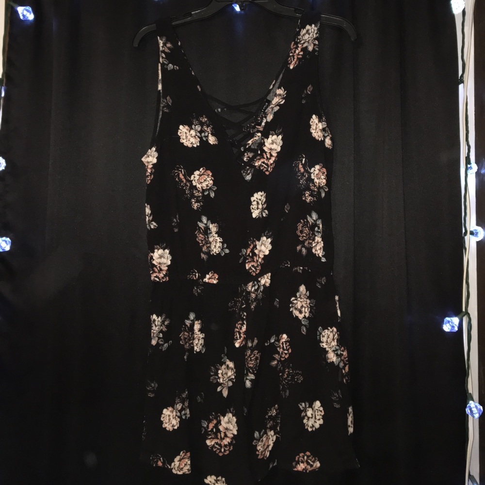 Sexy Floral Romper - Kendall & Kylie