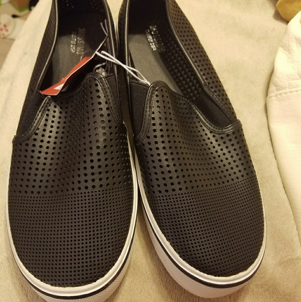 Mossimo supply co slip on sneakers