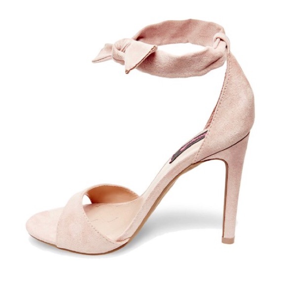 Betseyville Biebie Quarter Strap Sandals, Size 6 - Picture 5 of 8