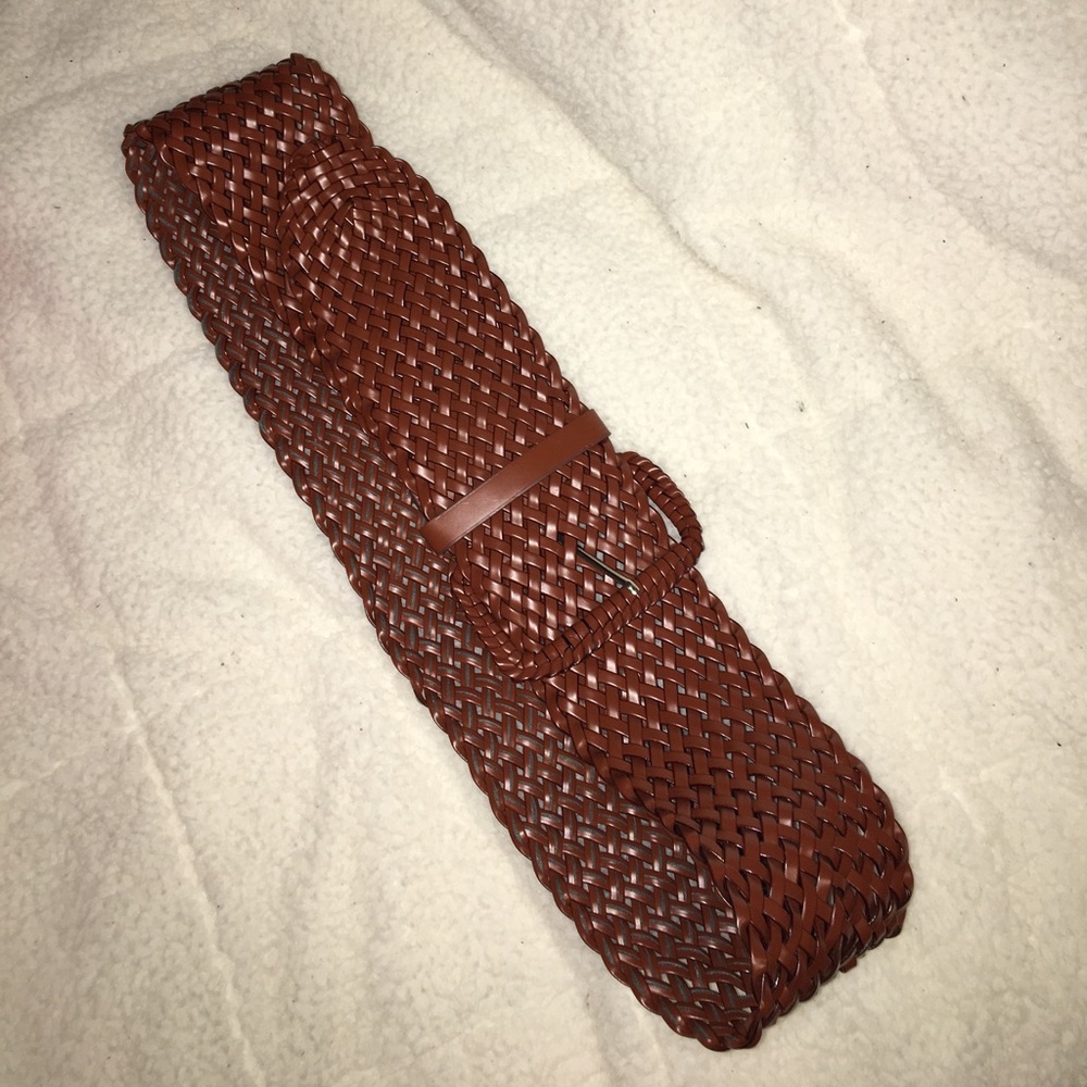 Thick waist belt!