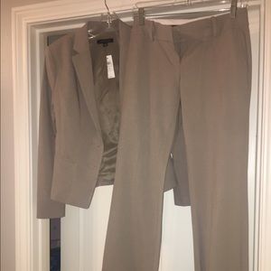 NEVER WORN Ann Taylor Suit