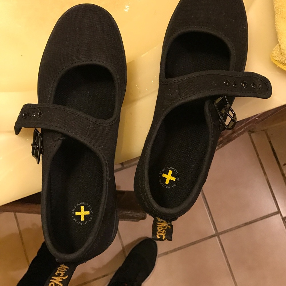 Dr. Martens Women