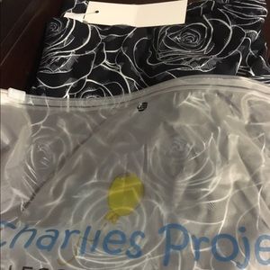 Black/white rose Leggings!!